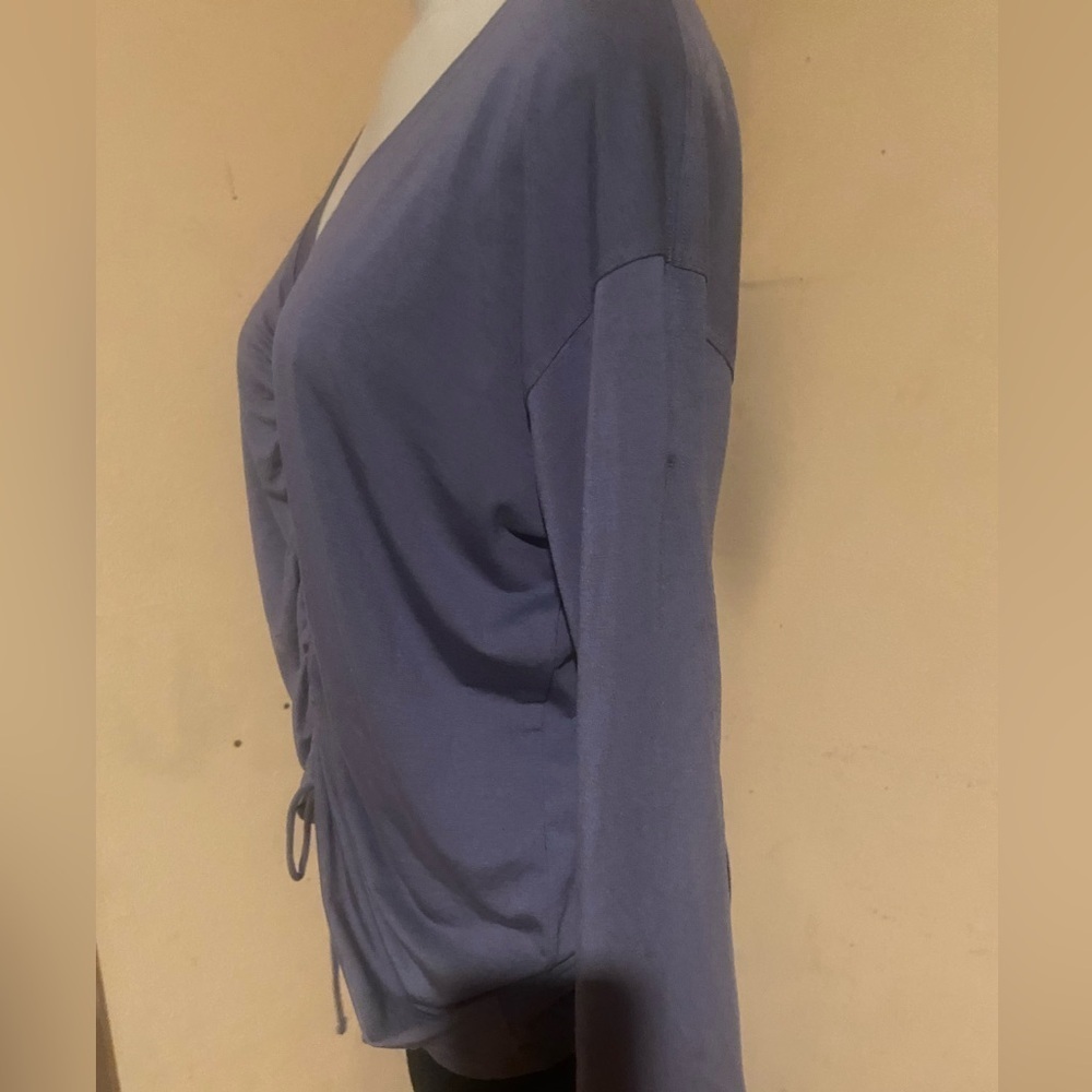 NWOT Athleta Gray Crossover Ruched Top - Picture 9 of 14